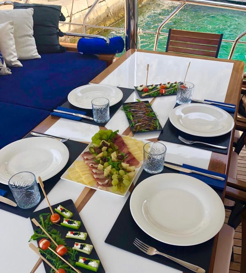 SAINT LUCA yacht charter 3