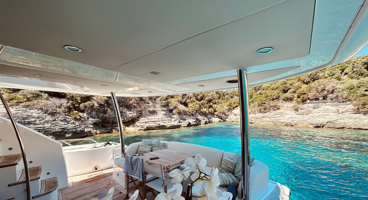 SARAHLISA yacht charter 5