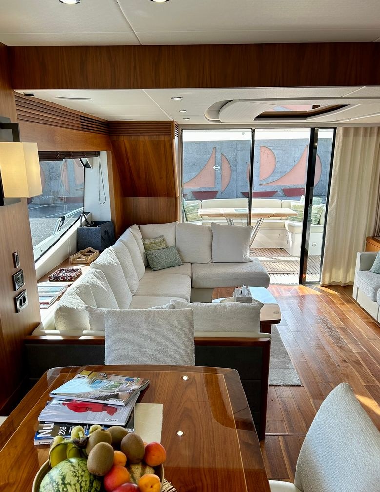 تأجير يخت SARAHLISA YACHT CHARTER