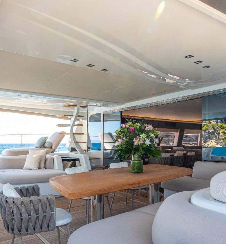 SÁSTA yacht charter 4