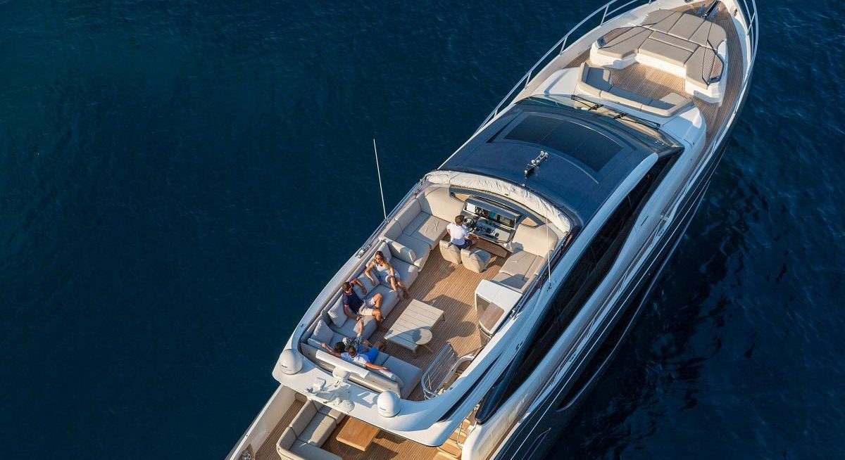 SCORE ONE yacht charter 5