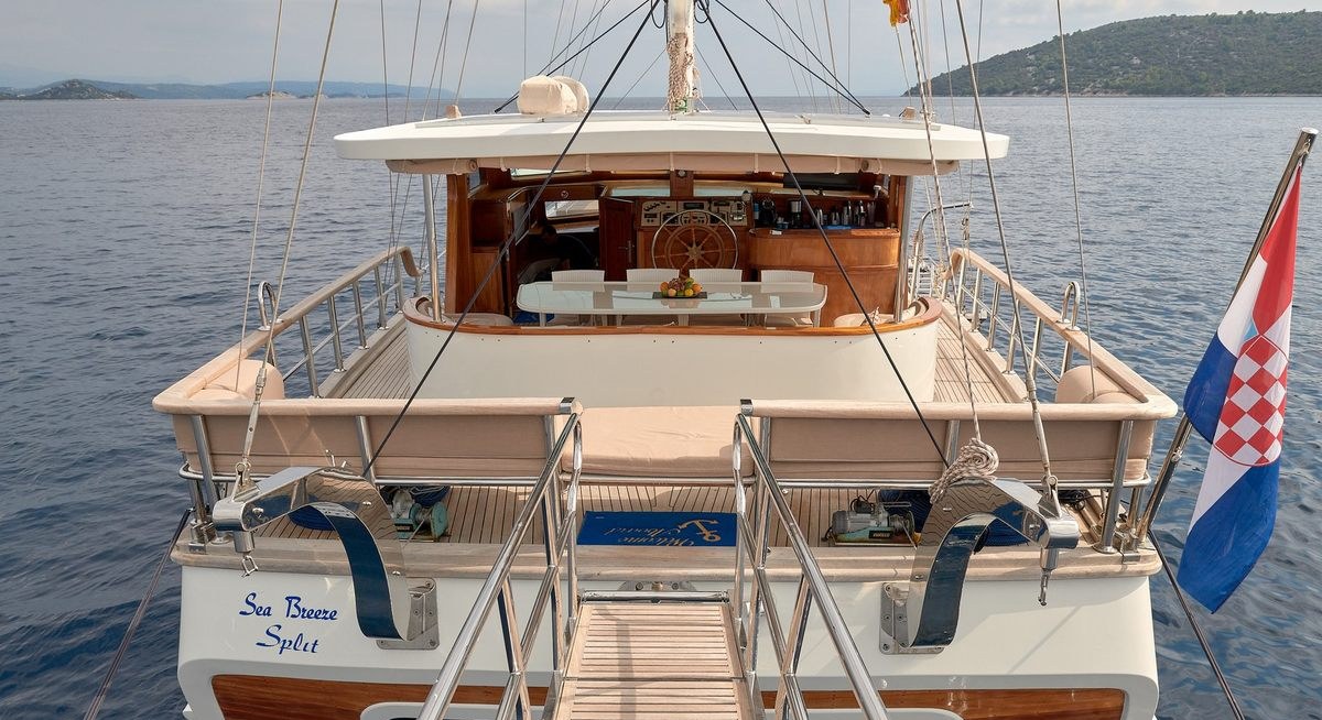 SEA BREEZE yacht charter 5