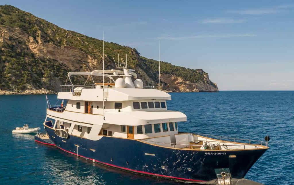 SEMAYA yacht charter 1
