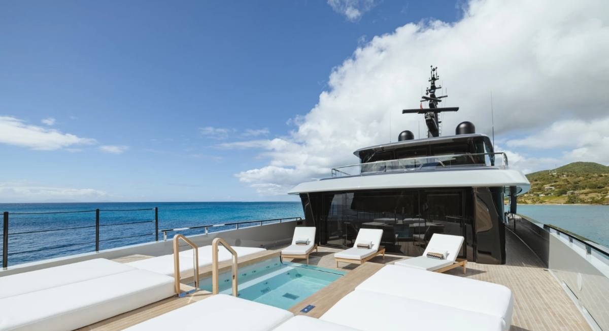 SERENITY yacht charter 2