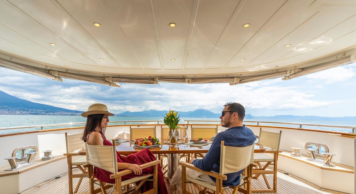 SHANGRA yacht charter 4
