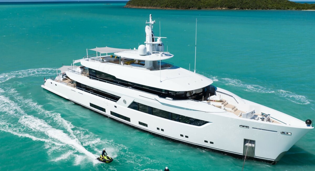 SHENOA yacht charter 1