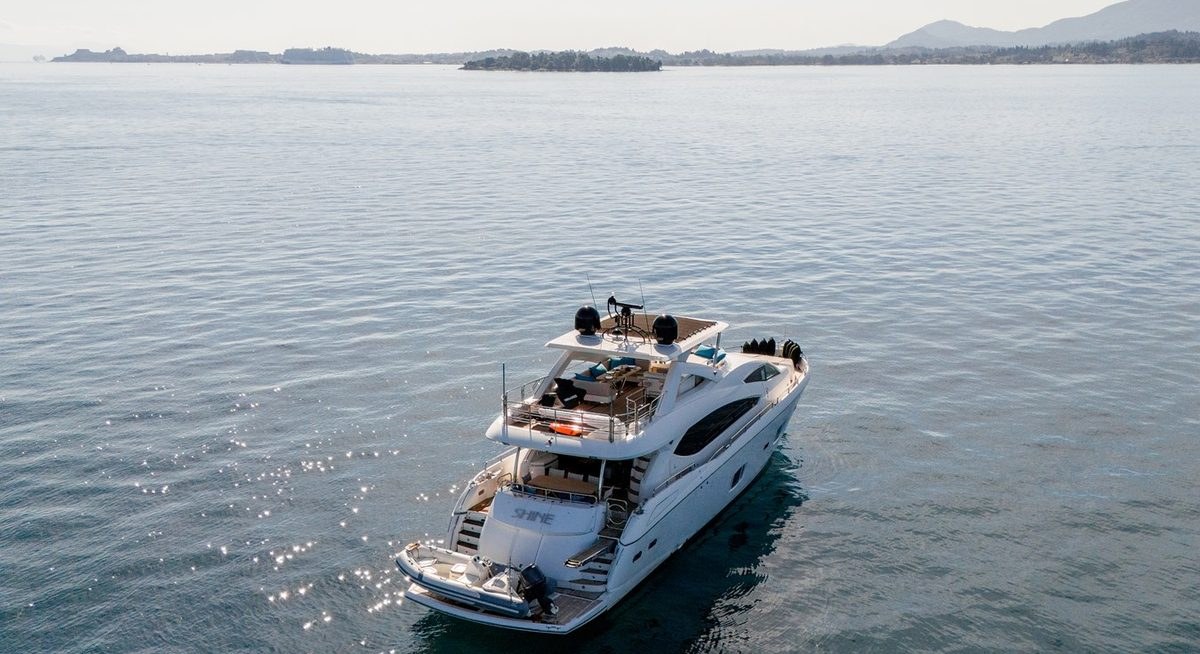 SHINE R yacht charter 5