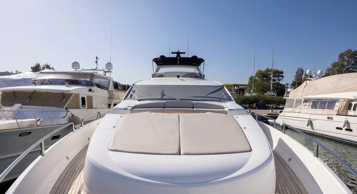 SHINE R yacht charter 2