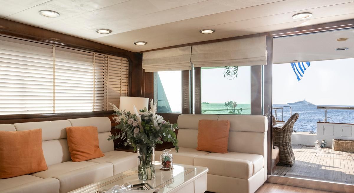 SHIVA yacht charter 5
