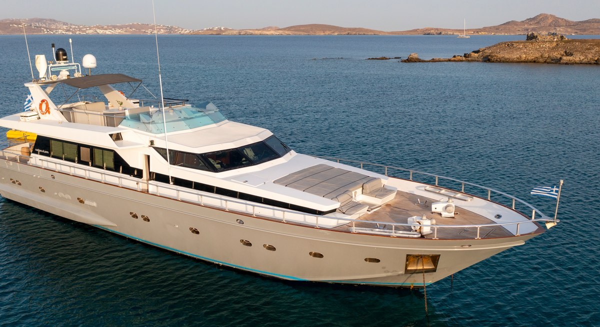 SHIVA yacht charter 1