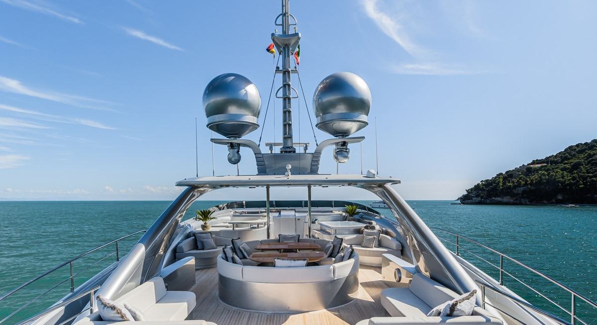 SILVER WIND yacht charter 3