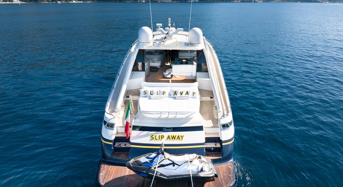 SLIP AWAY yacht charter 5