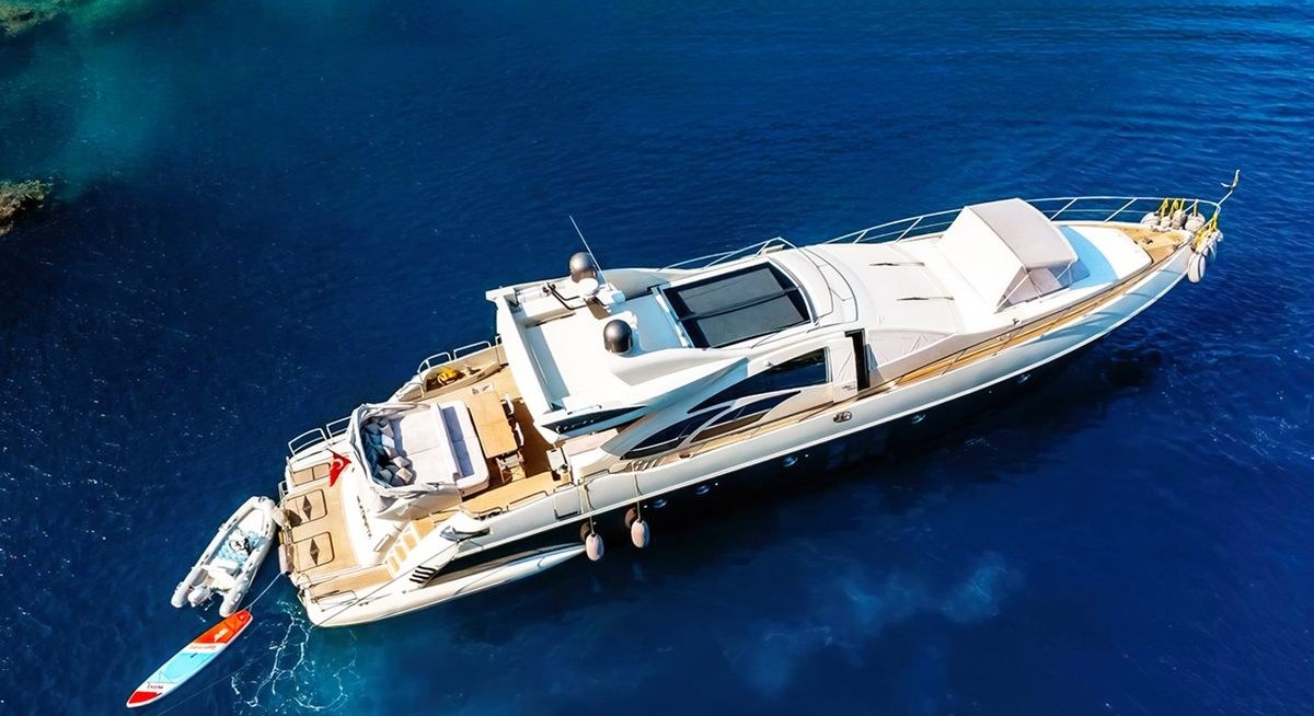 SOMAFIX yacht charter 1