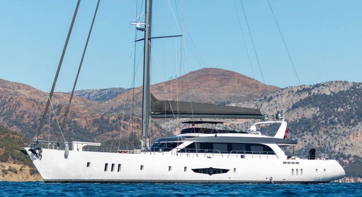 SON OF WIND yacht charter 3