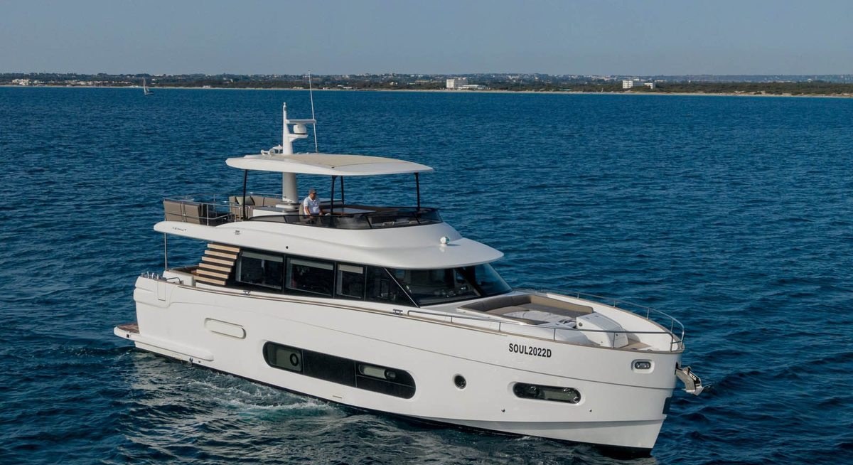 Yacht charter SOUL YACHT CHARTER