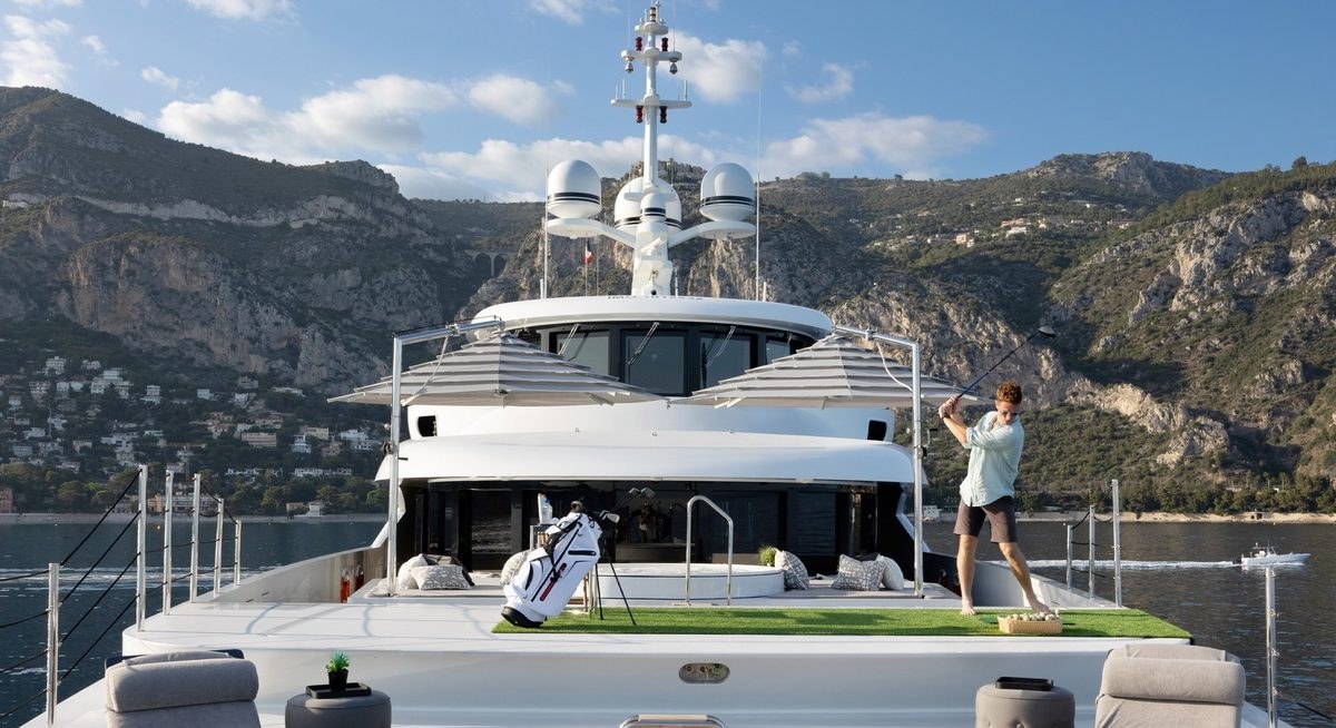 SOUNDWAVE yacht charter 3