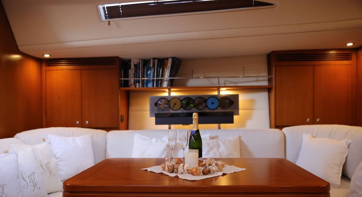 Yacht charter SOUTHERN STAR YACHT CHARTER