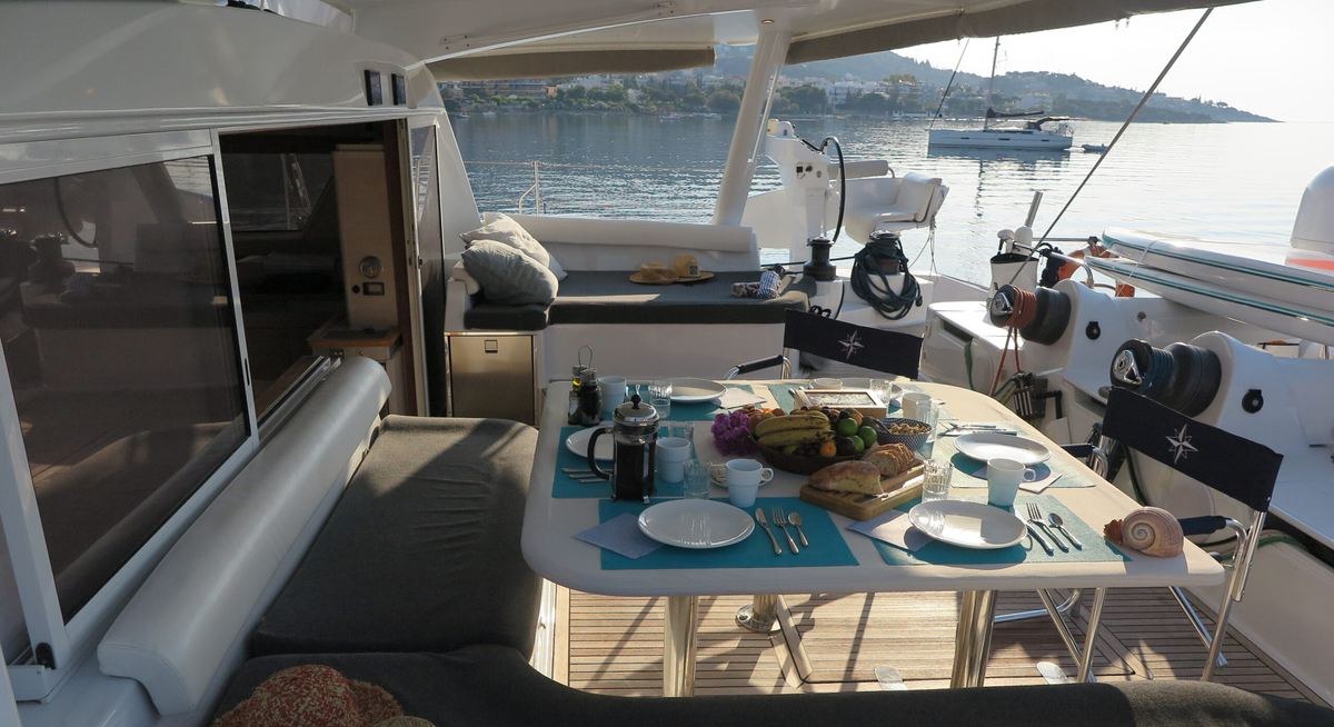 STADIUM yacht charter 4