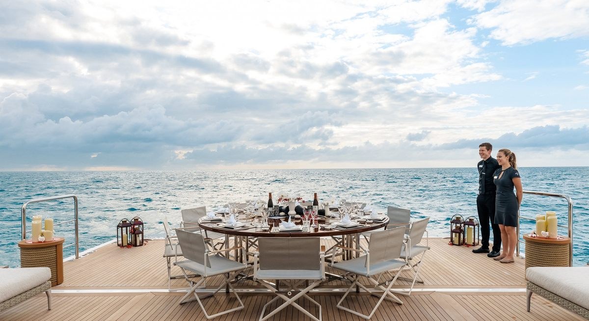 STARBURST IV yacht charter 3