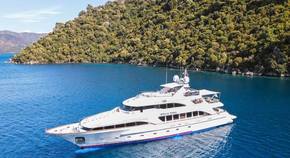 STELLA FIERA yacht charter 1