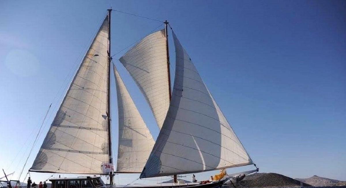 STELLA QUEEN yacht charter 1