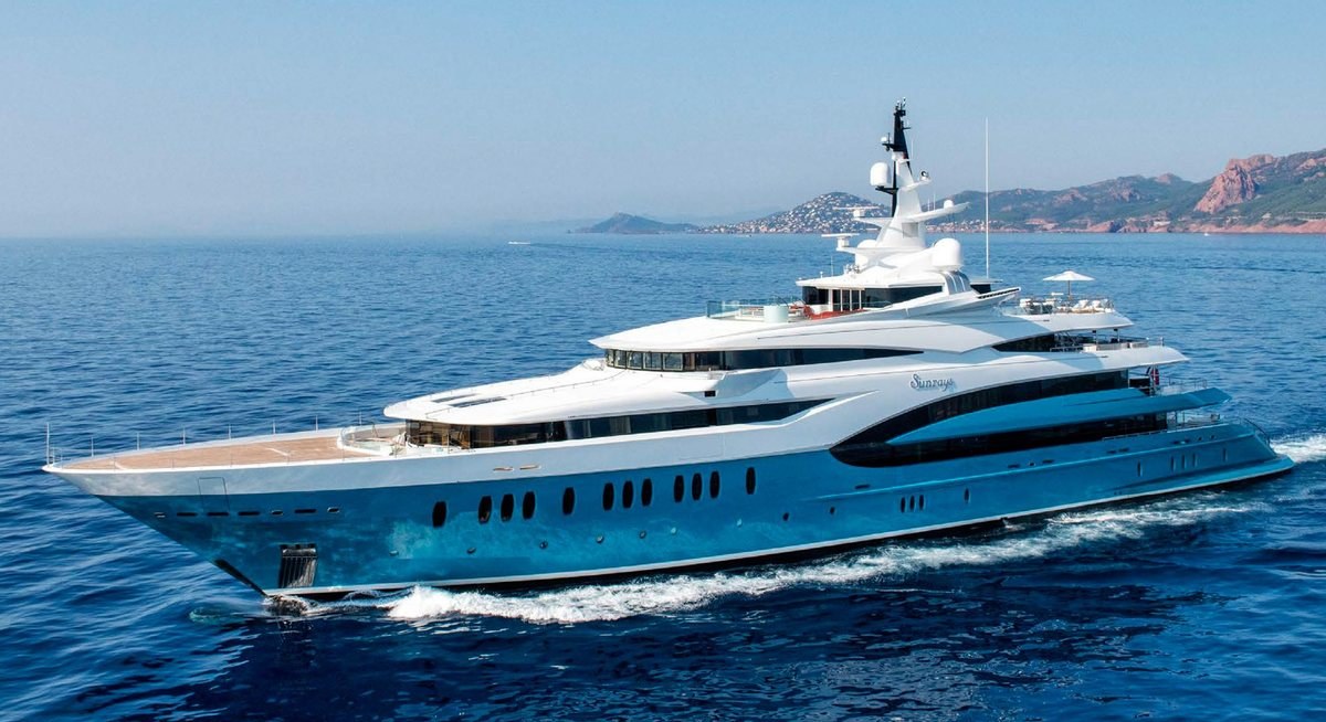 Yacht charter SUNRAYS YACHT CHARTER