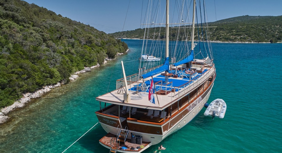 TAJNA MORA yacht charter 5