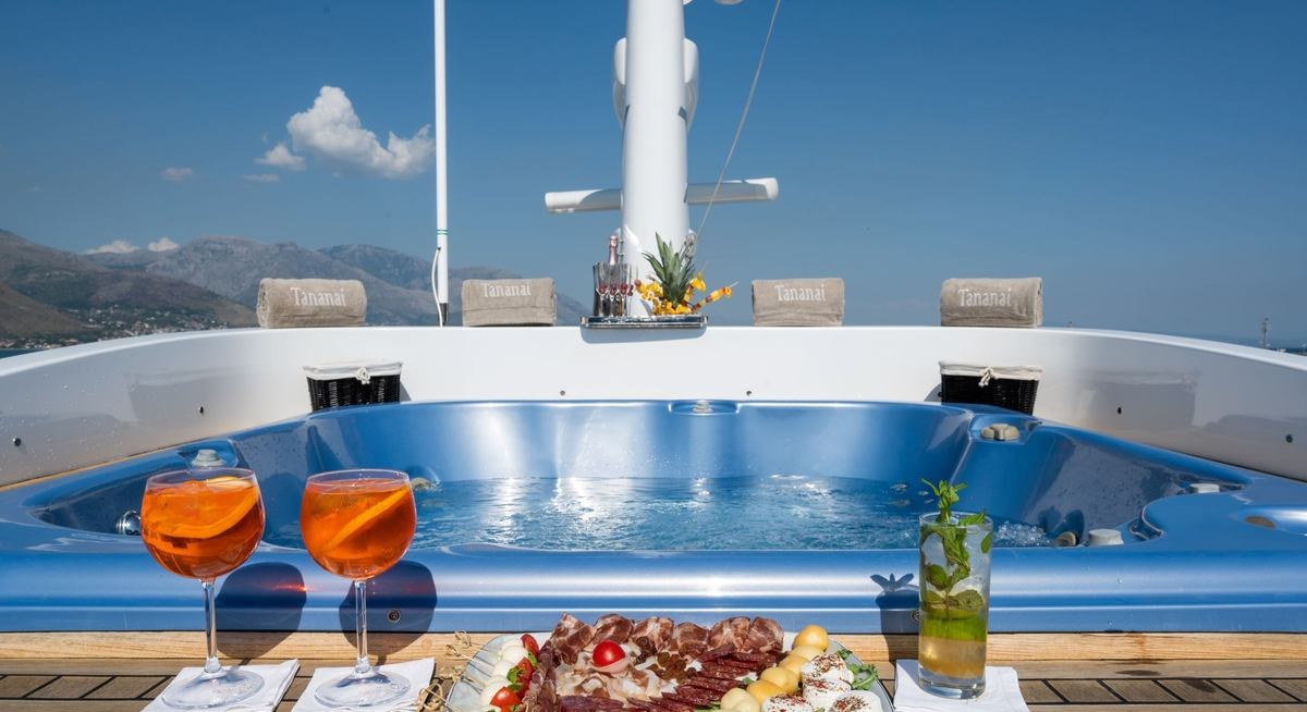 TANANAI yacht charter 1