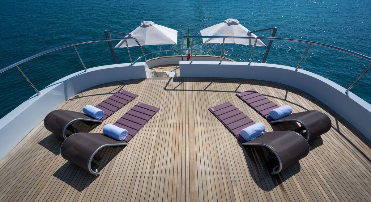 TANANAI yacht charter 2