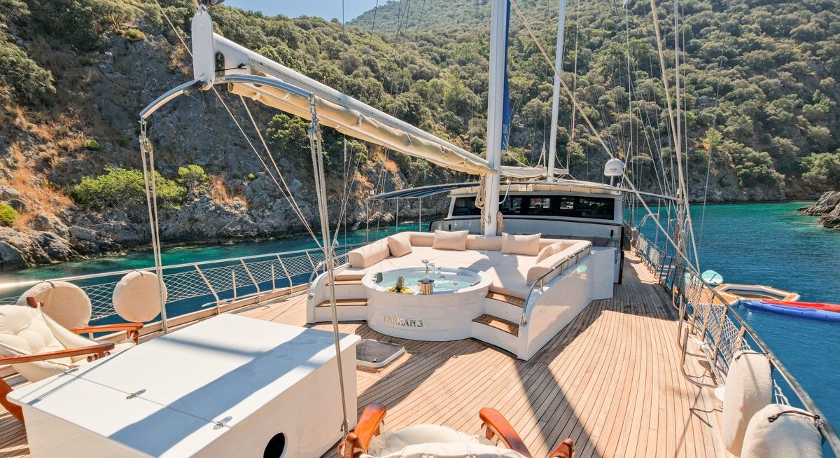 TARKAN 5 yacht charter 3