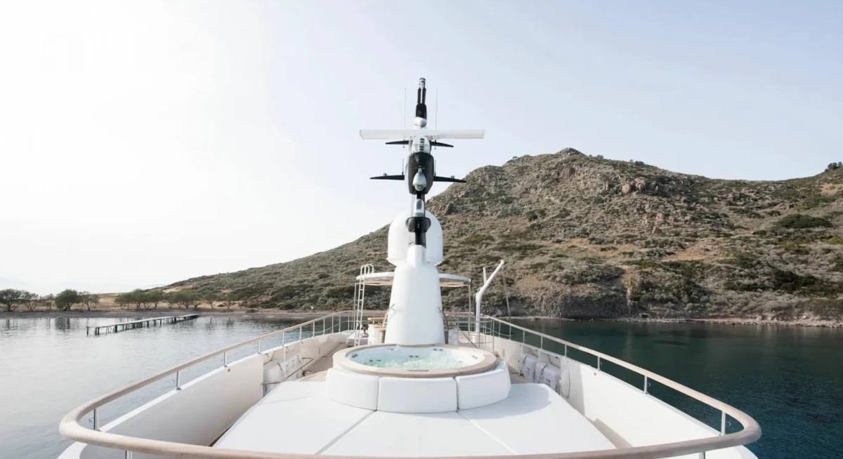 THERAPY yacht charter 3
