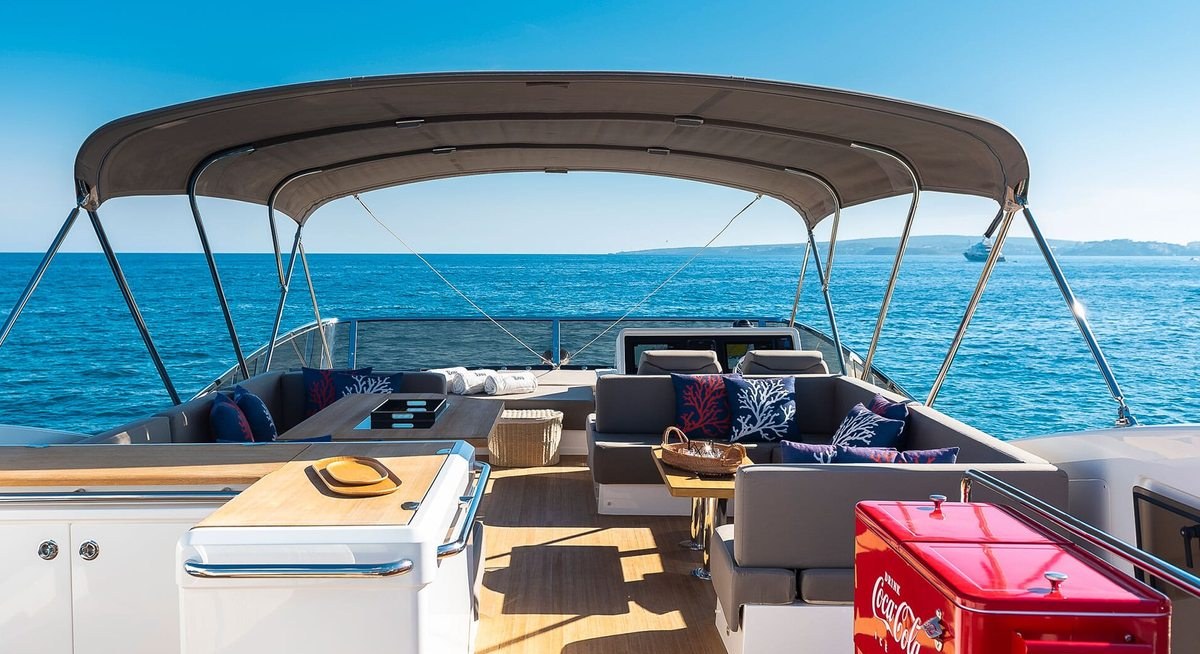 TOMI yacht charter 3