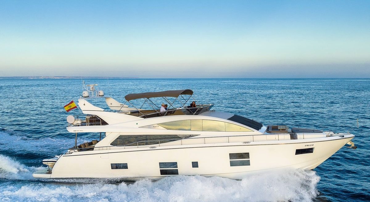 TOMI yacht charter 1