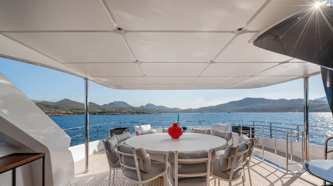 TWINS yacht charter 3