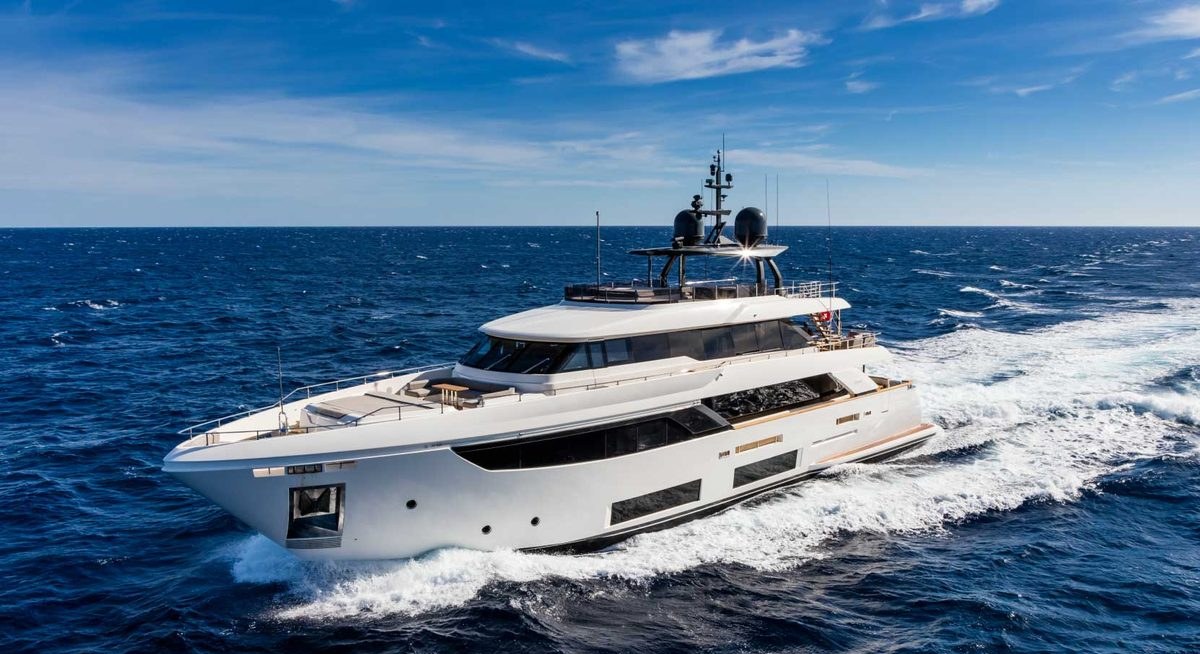 UPSTREAM yacht charter 2