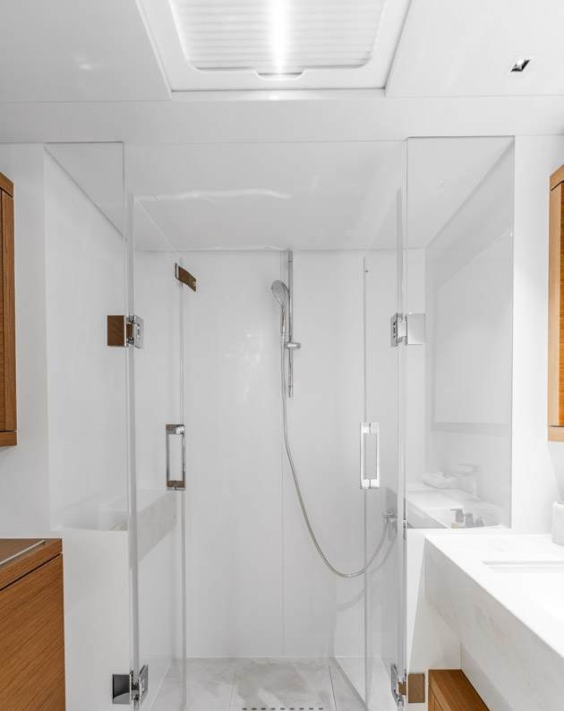 VALIUM 67 yacht charter 3