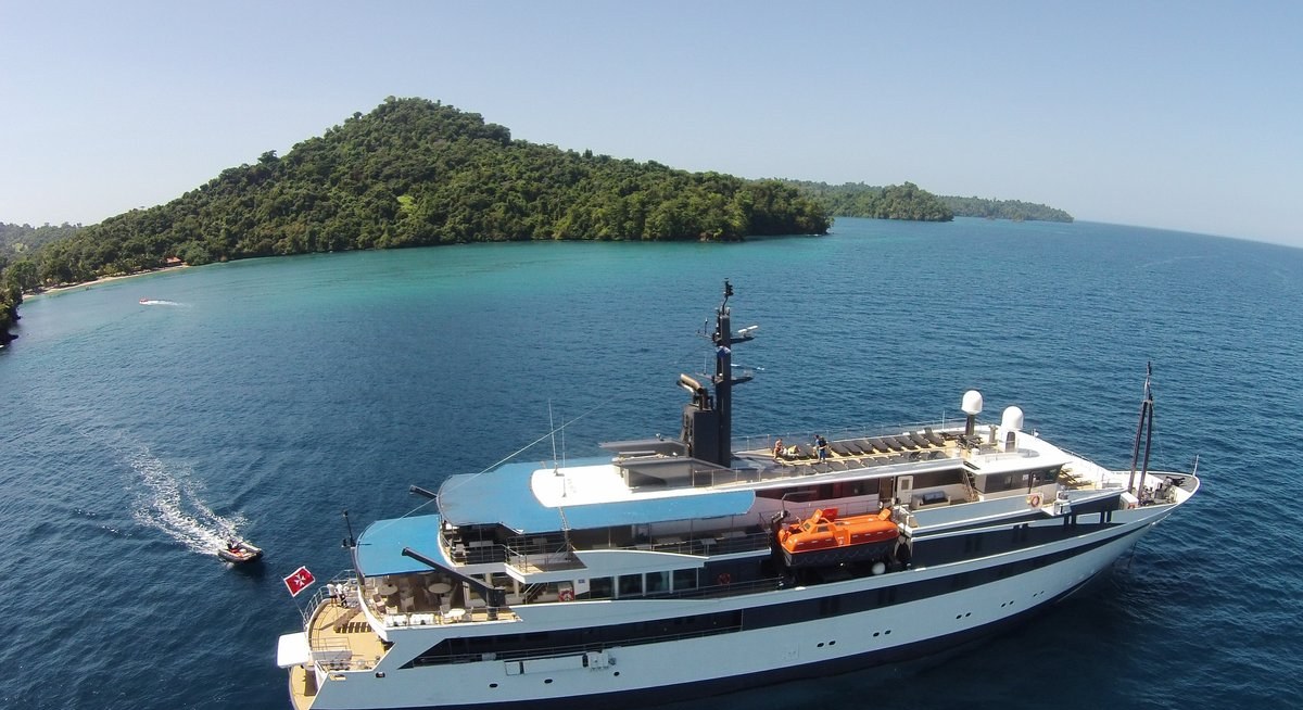 تأجير يخت VARIETY VOYAGER YACHT CHARTER