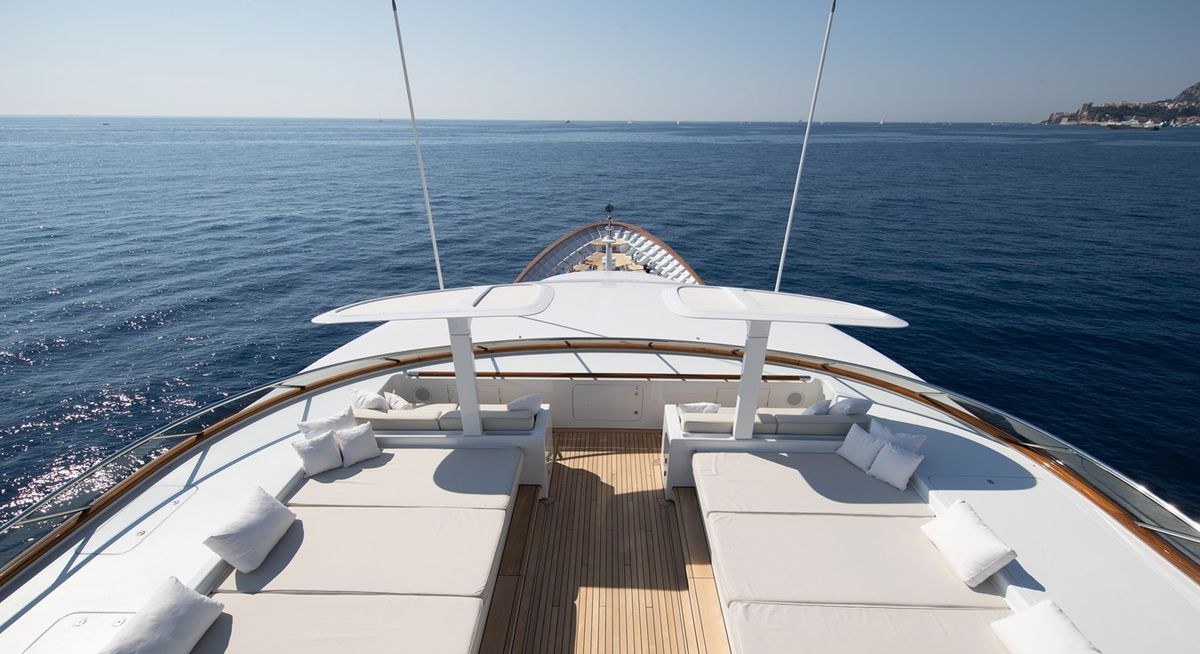 VASSA yacht charter 2