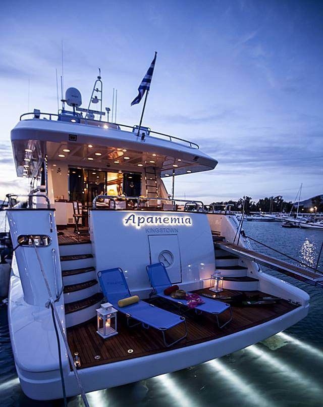 VENUS VISTORIA yacht charter 1