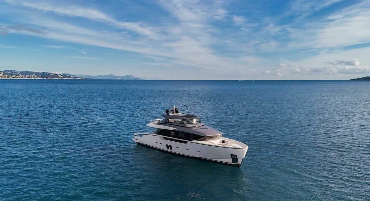 VINCI II yacht charter 1