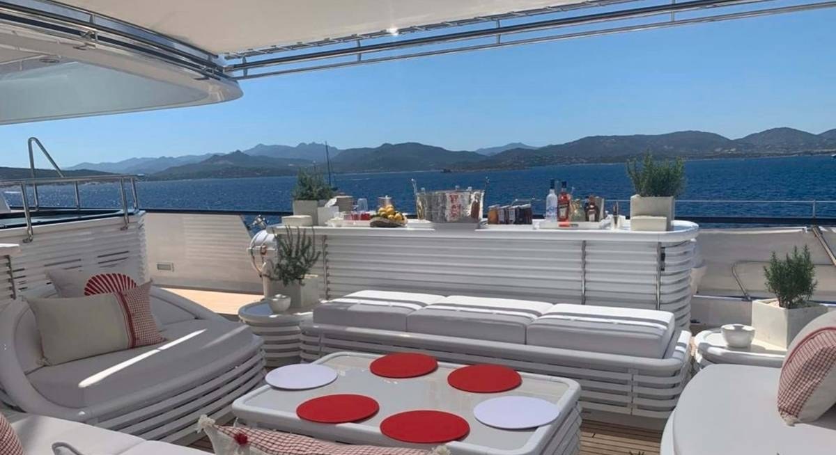 VIRGINIAN yacht charter 3