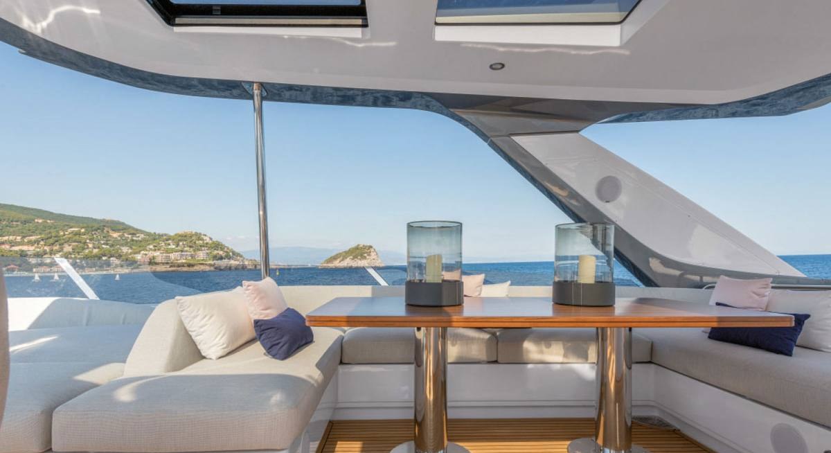 VIVA yacht charter 4