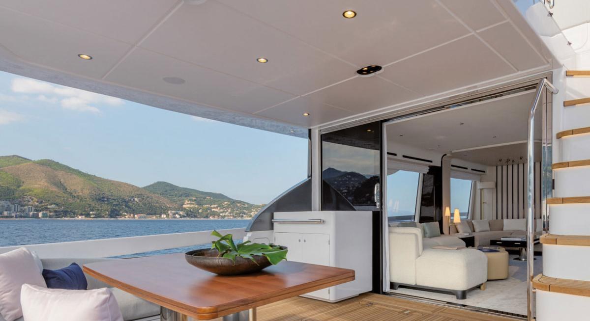 VIVA yacht charter 5