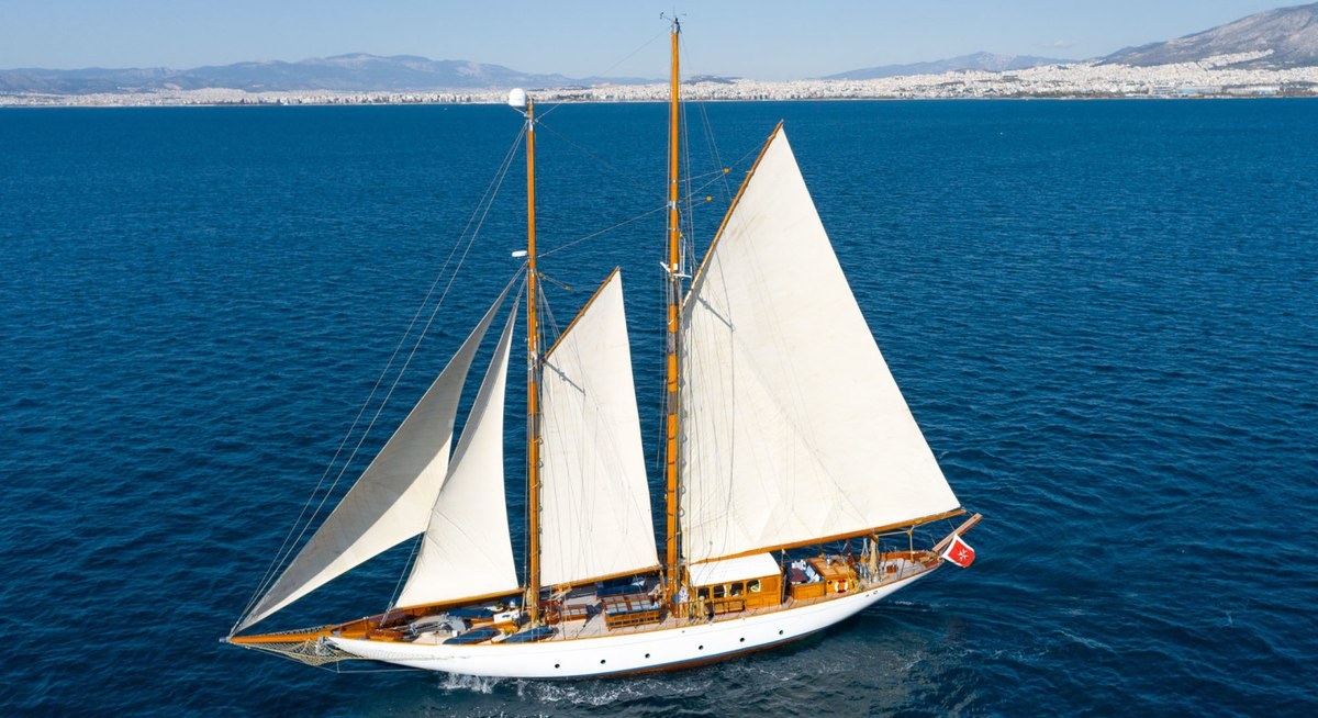 WEATHERBIRD yacht charter 5