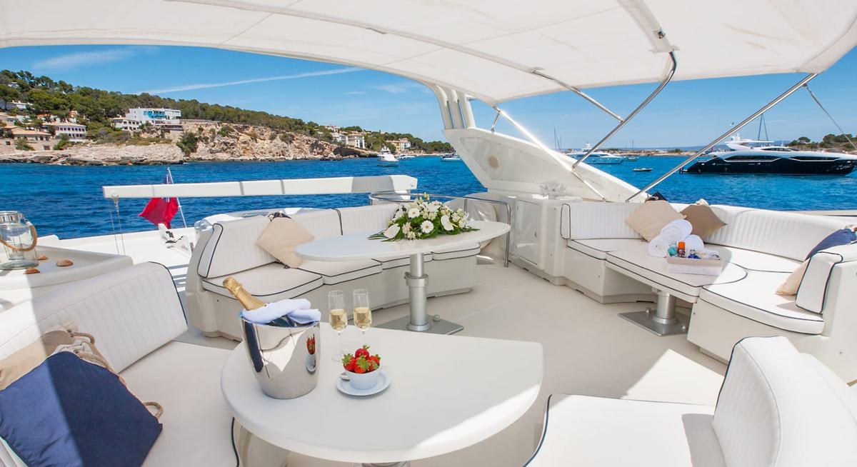 WHITE FANG yacht charter 3