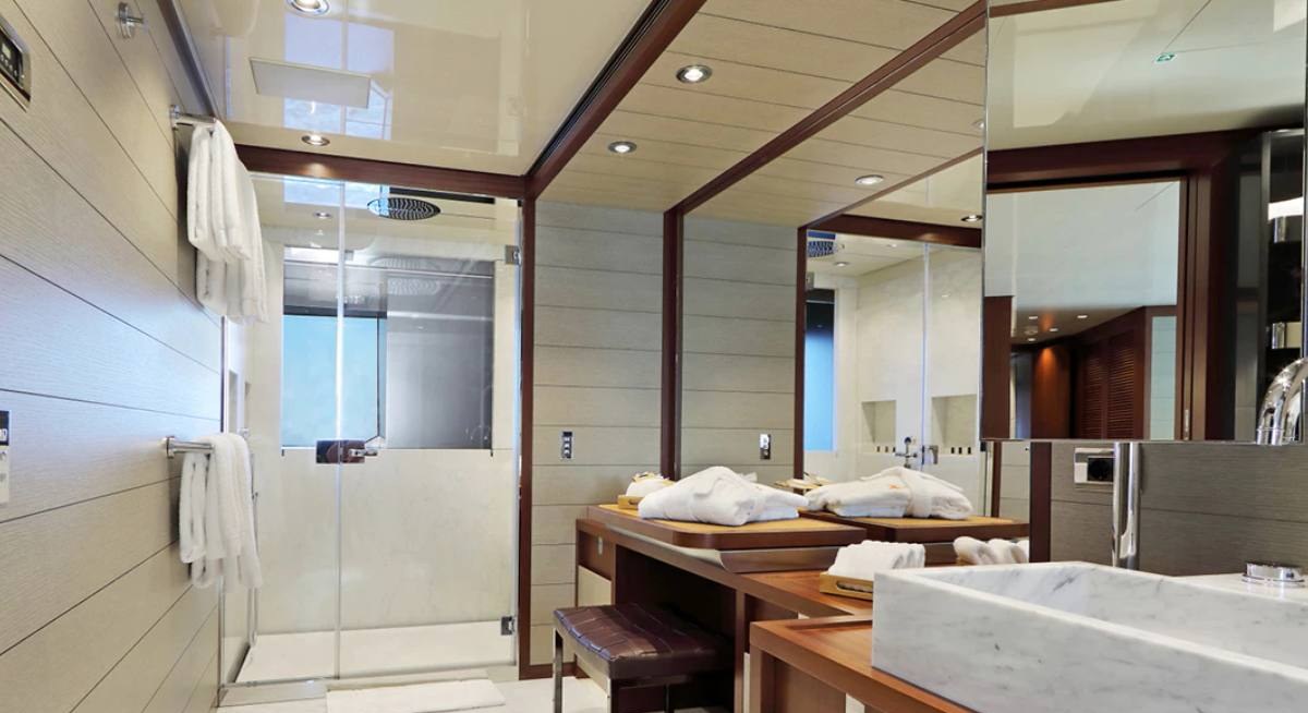 X yacht charter 5