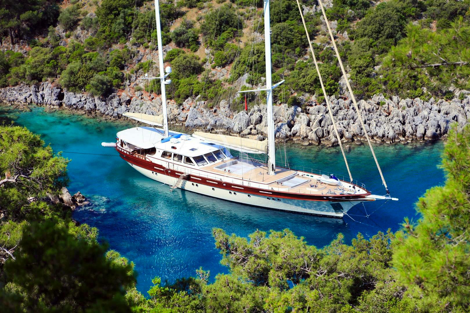 ZELDA yacht charter 1