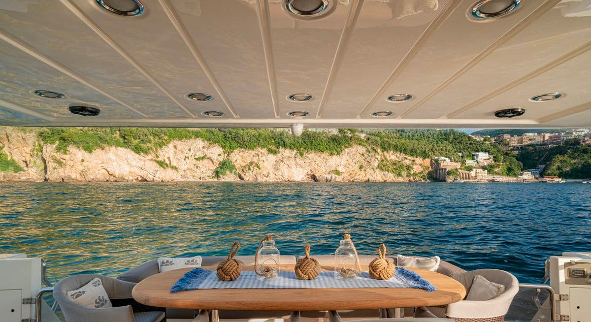 ZIHUATANEJO yacht charter 4